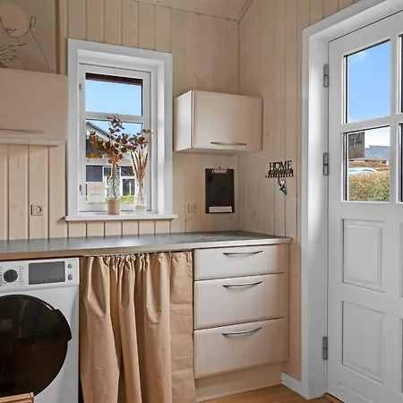 Marisol - 200m From The Sea By Interhome